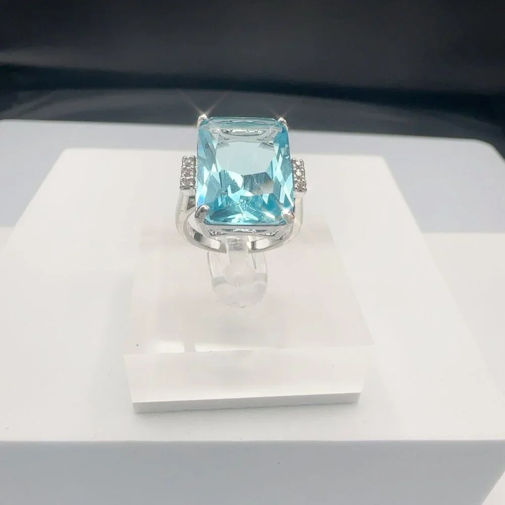 Aquamarine CZ Silver Tone Cocktail Ring Size 9 - Picture 11 of 11